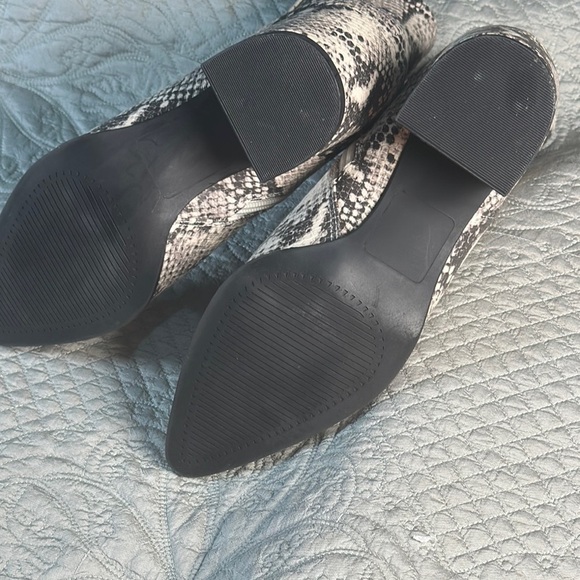 Madden Girl Black and White Snakeskin Ankle Boots - Picture 6 of 7